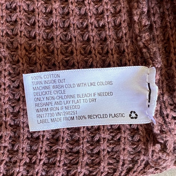 XS Cozy Light Mauve Sweater with Pockets - Picture 2 of 3